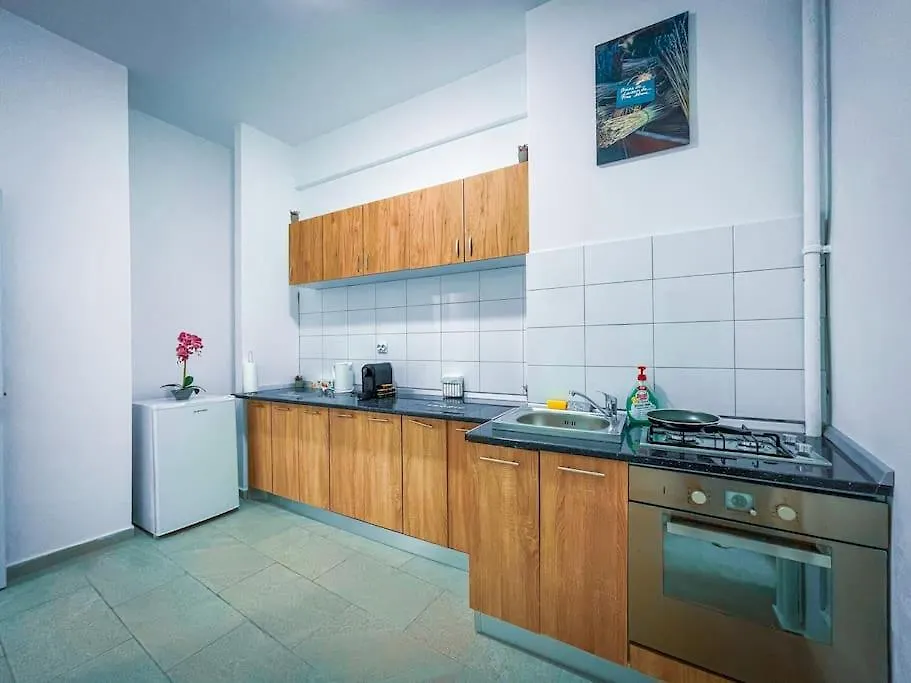 Boulevard View 2Br Apt In Old Town Bukarest 0*,  Rumänien