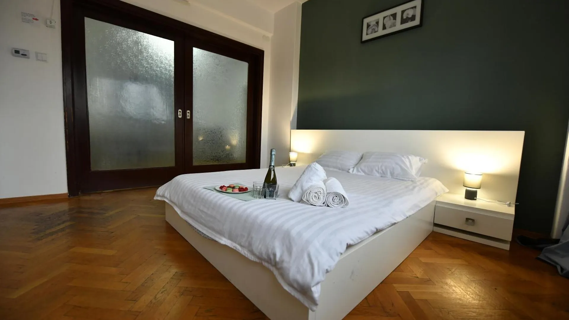 Apartment Boulevard View 2Br Apt In Old Town Bukarest