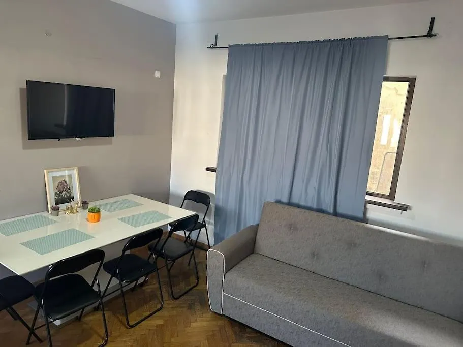 Boulevard View 2Br Apt In Old Town Bukarest Rumänien